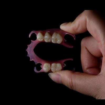Qualität  Lightweight Flexible Valplast Partial Denture For Single Tooth usine